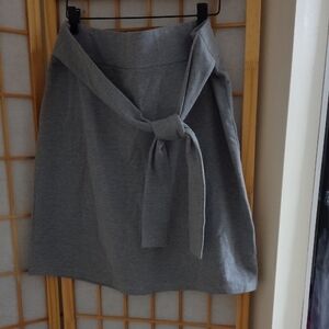 Elegant Gray Women's Skirt Loft Size Large